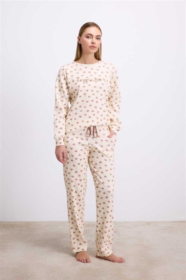 Anıl Kadın Uzun Kollu Kalpli T-Shirt ve Pantolon Takımı (11586)