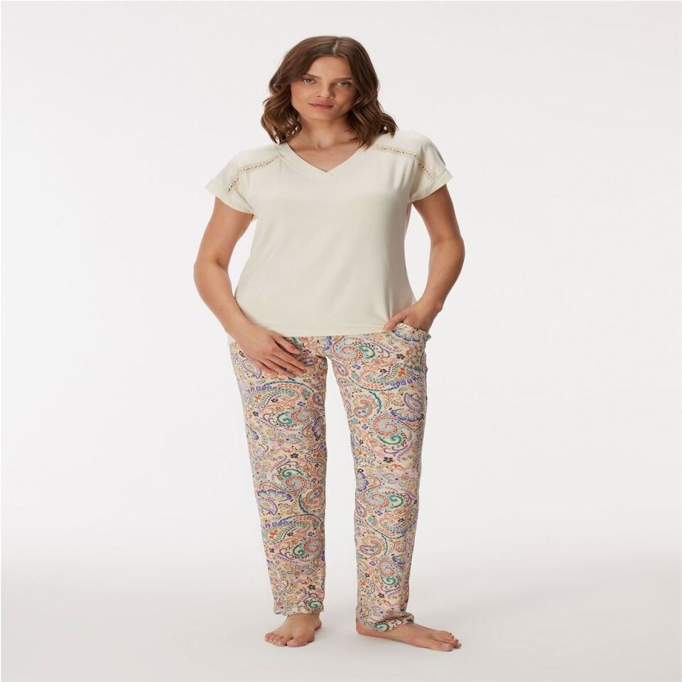 11357 Kadın T-Shirt ve Pantolon Takım