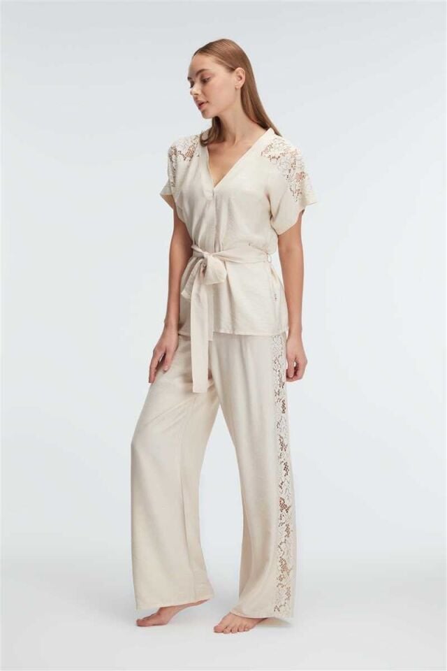 Anıl 9947 Kısa Kol V Yaka Kadın Viskon Düz Yazlık Dokuma Dantel Detaylı Pijama Takımı Sabahlık