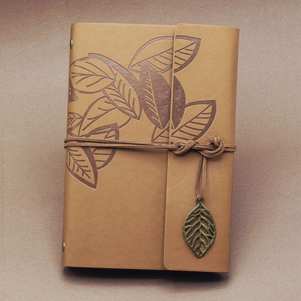 Siyah Yapraklı Deri Defter Ve Beyaz Jel Kalem Seti