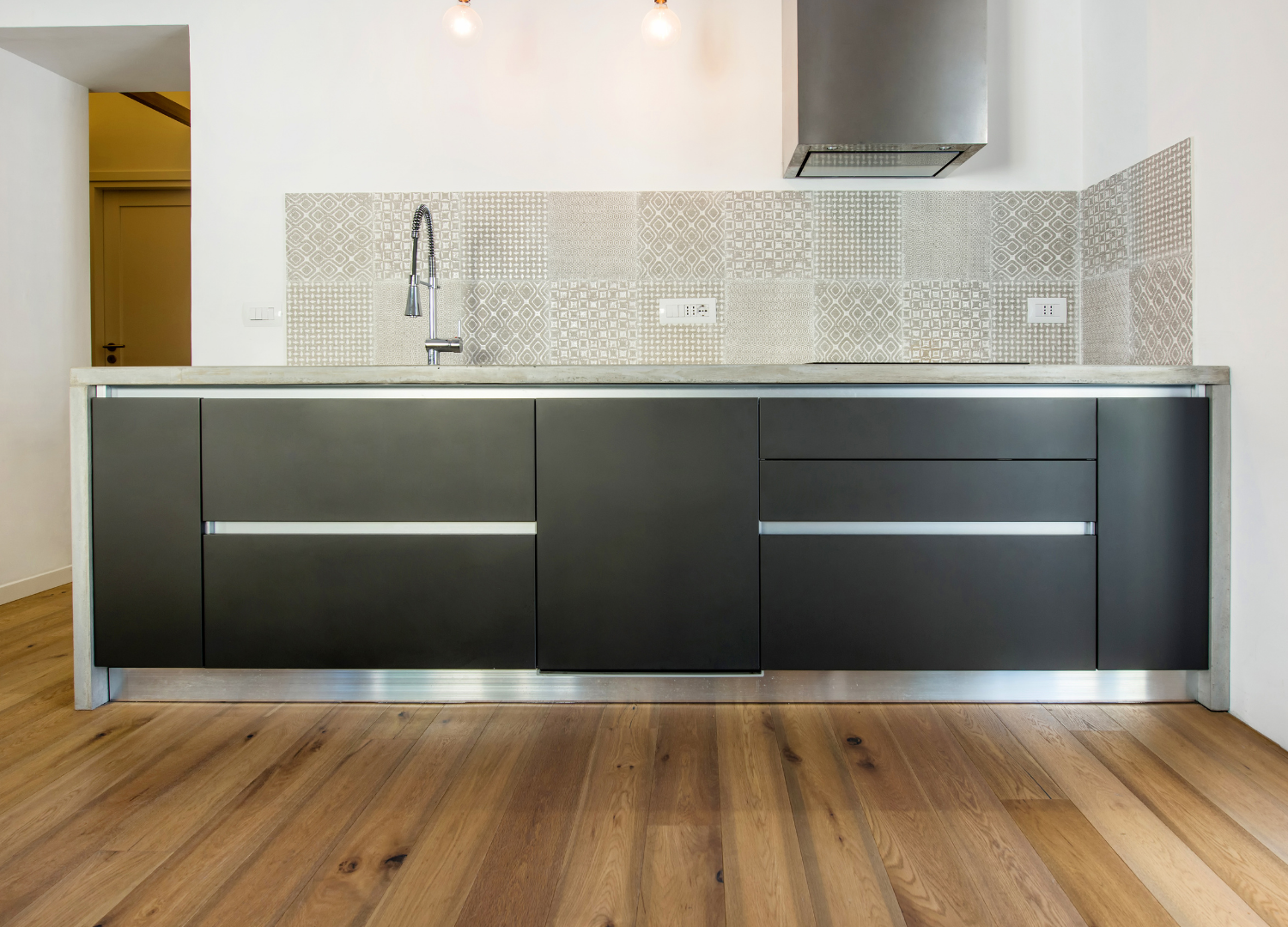 DecoHandy 30x30 cm Kendinden Yapışkanlı  Pvc Karo Mutfak Arası 4 Lü Karışık model  0,36m2