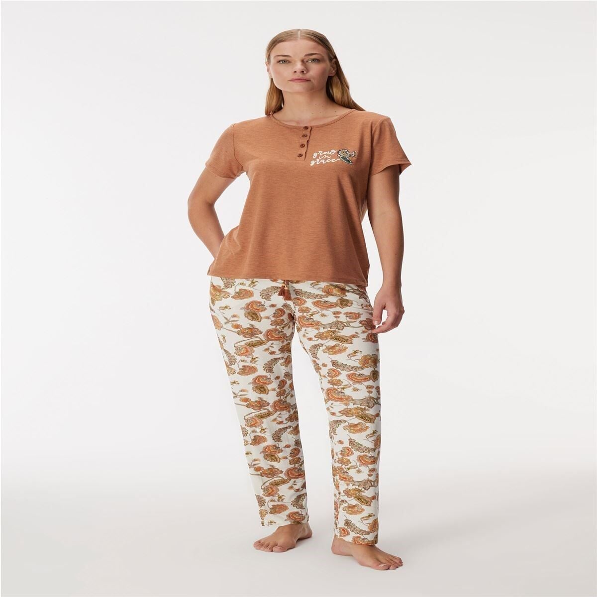 11364 Kadın T-Shirt ve Pantolon Takım