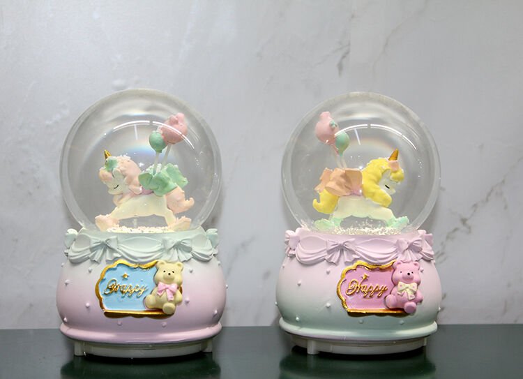 Işıklı Müzikli Kar Küresi Orta Boy