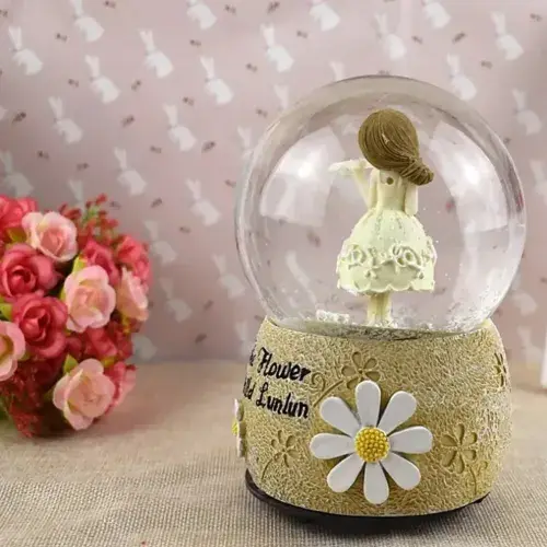 Kemancı Kız Kar Küresi Orta Boy