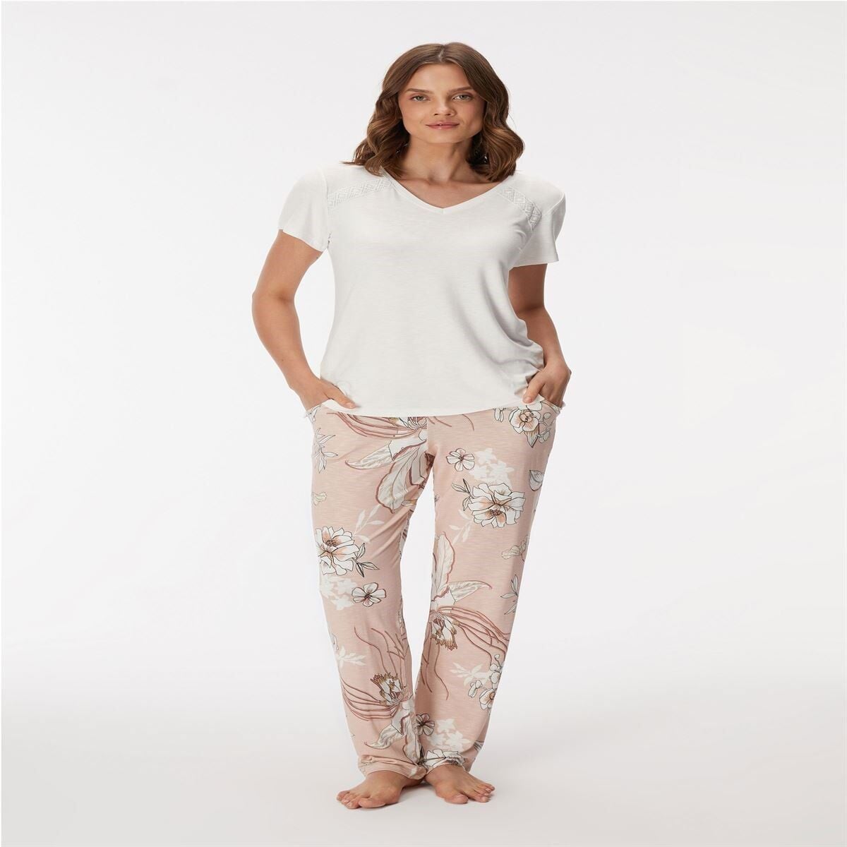 11396 Kadın T-Shirt ve Pantolon Takım