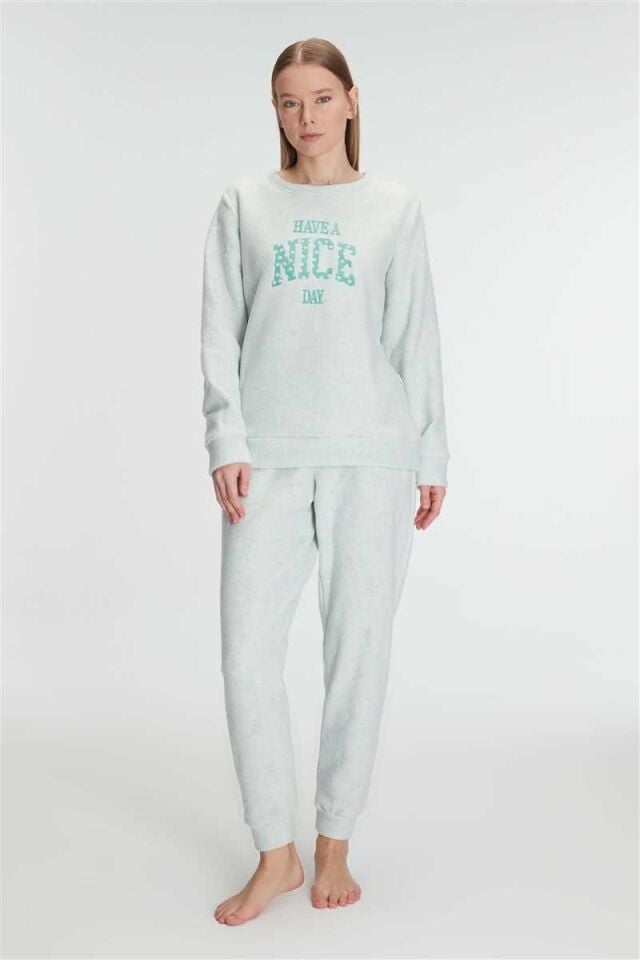 Anıl Kadın Uzun Kollu Polar Pijama Takımı – Yumuşak Dokulu, Sıcak Tutan Kışlık Takım 11269