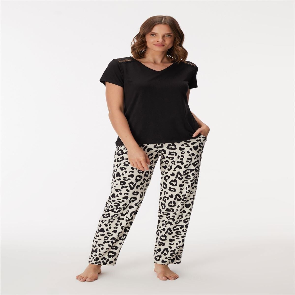 11392 Kadın T-Shirt ve Pantolon Takım