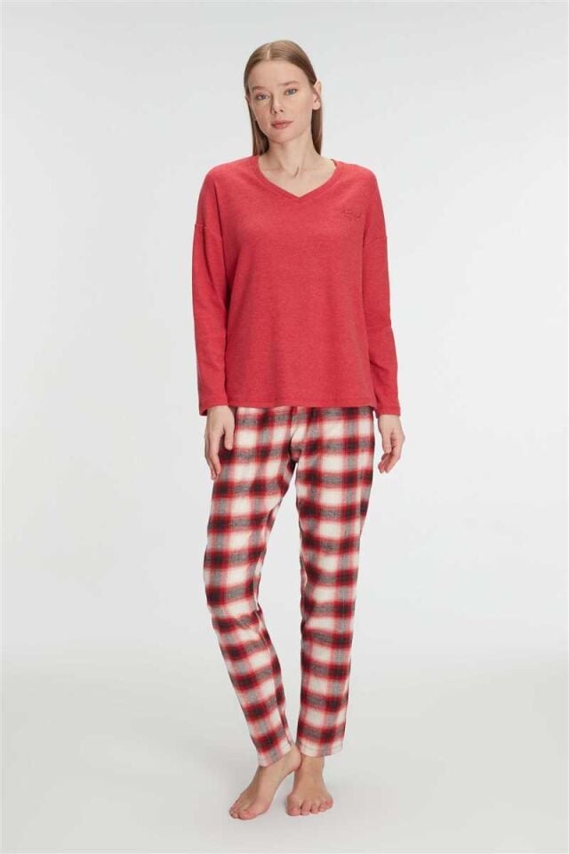 Anıl Kadın Pamuklu Kışlık Uzun Kollu Kare Desenli Pijama Takımı Sıcak ve Rahat Ev Konforu 11317