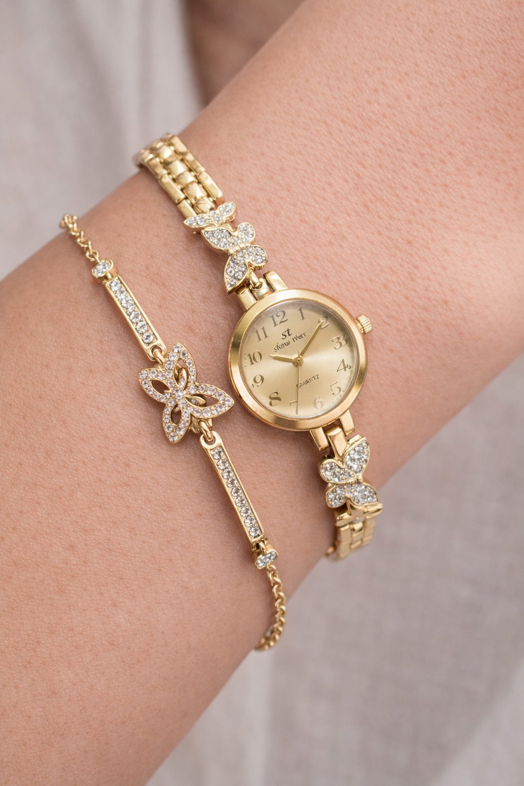 BOMBELİ SARI  KELEBEKLİ BİLEKLİKLİ BAYAN KOL SAATİ