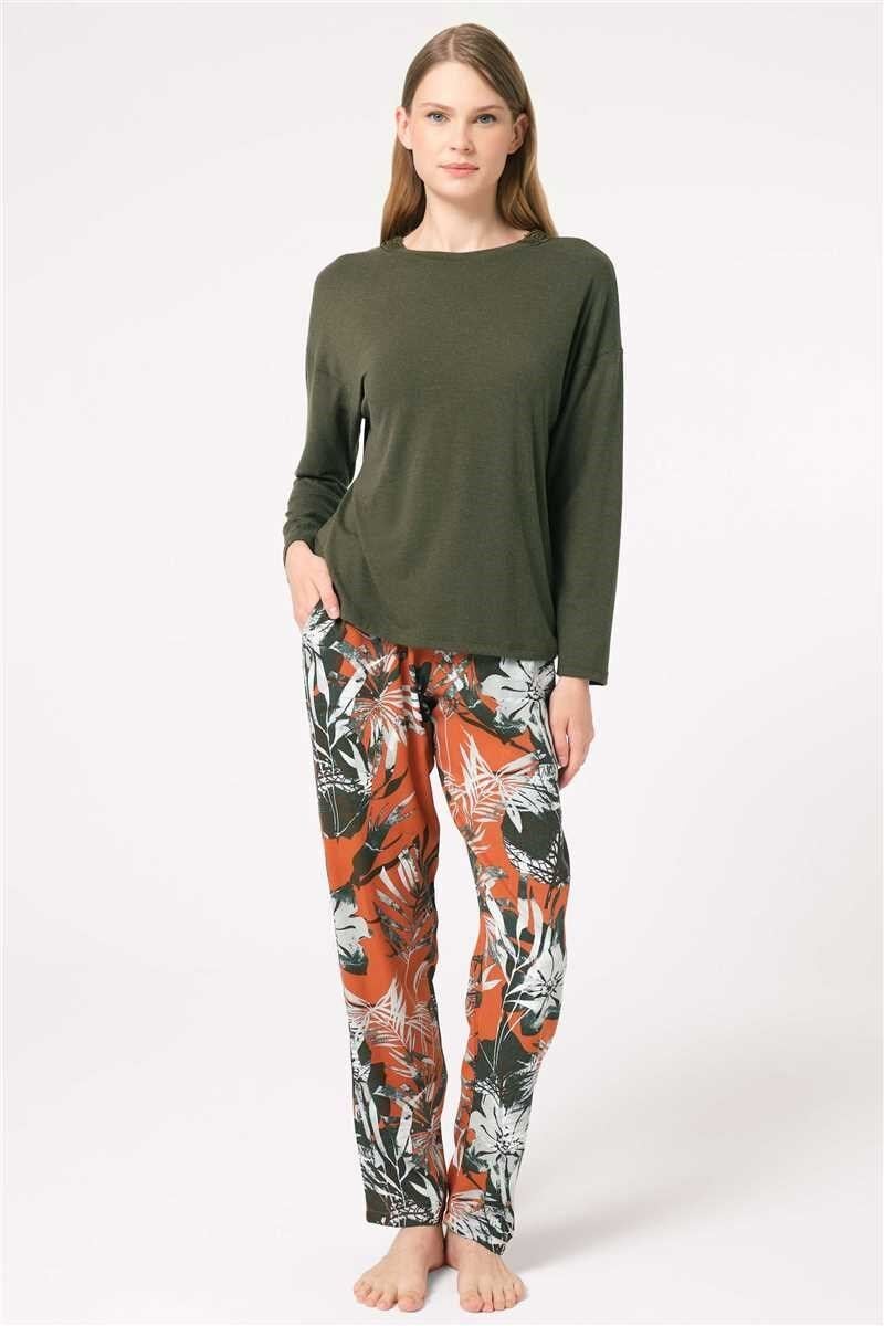 Anıl 9845 Uzun Kol V Yaka Viskon Çiçek Desenli Kışlık Örme Normal Bel İp Detaylı Pijama Takımı