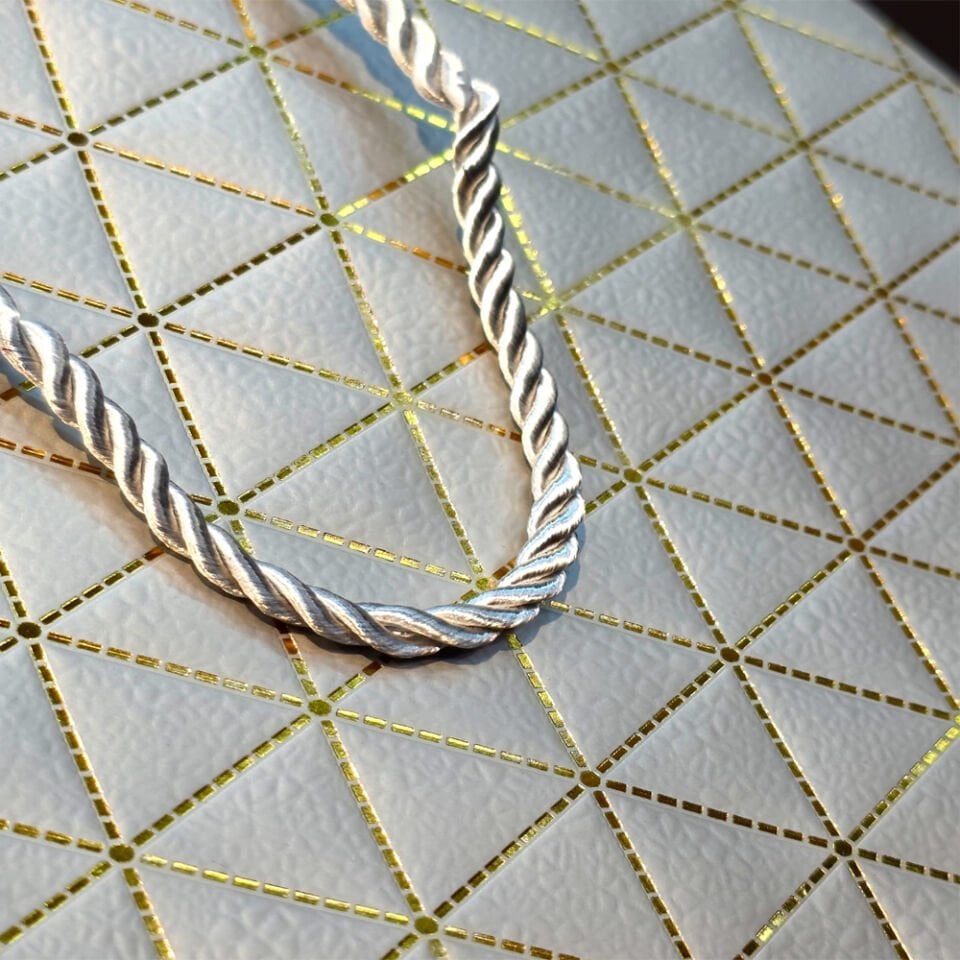 Gümüş Geometrik Desenli Büyük Boy Karton Hediye Çantası