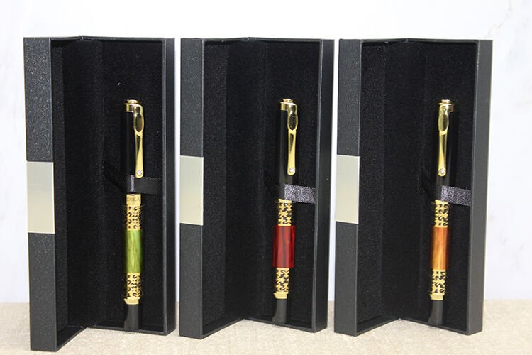 Kutulu Tekli Tükenmez Kalem Model 18