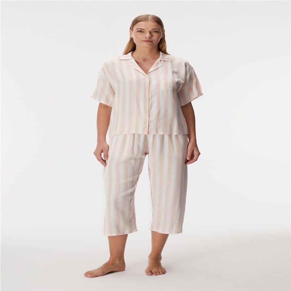 11406 Kadın Kısa Kol Gömlek ve Kapri Pantolon Takım