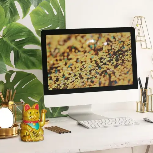 Altın Rengi Şanslı Kedi