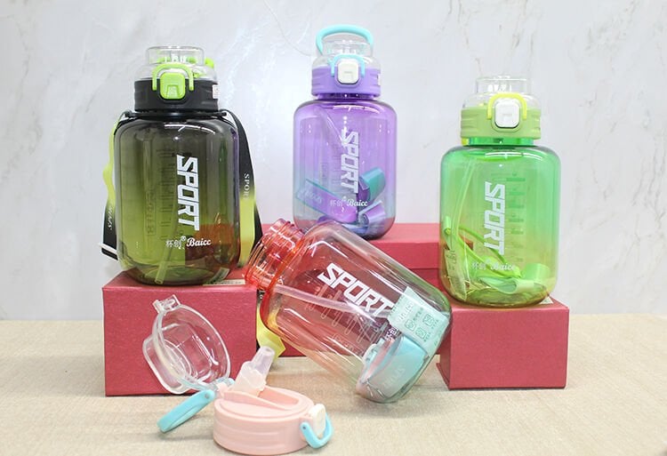 1100 ml Pipetli Su Matarası Suluk